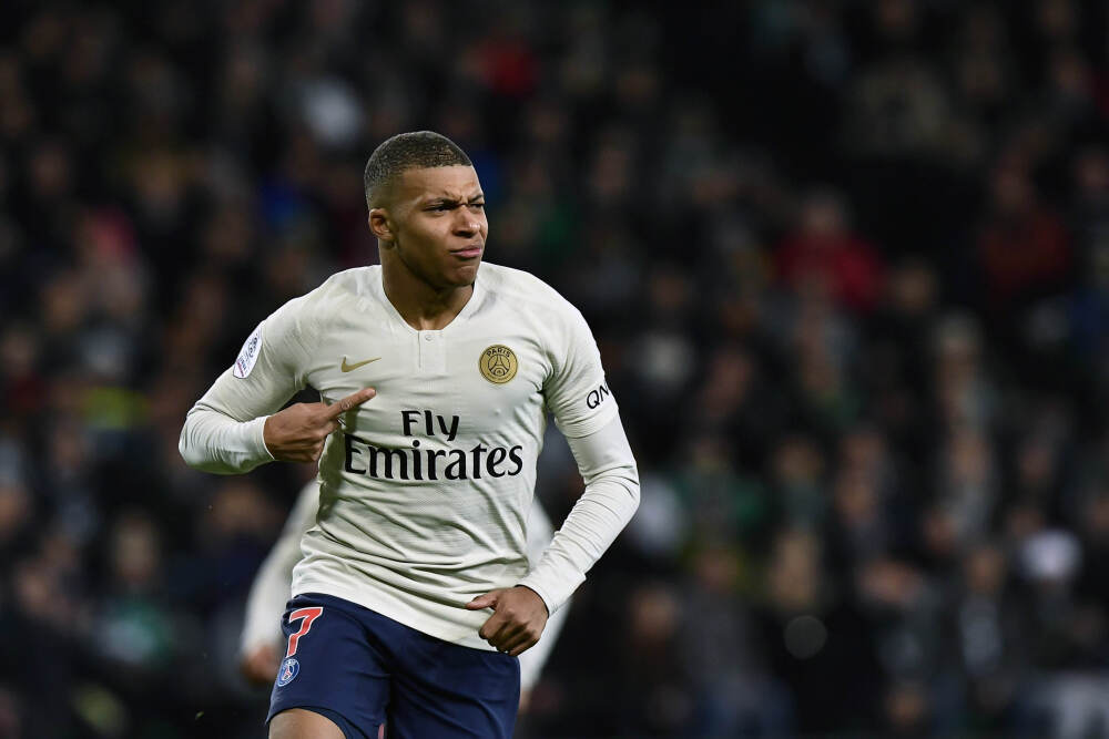 马克龙：确保法国总统选举不受外部干预